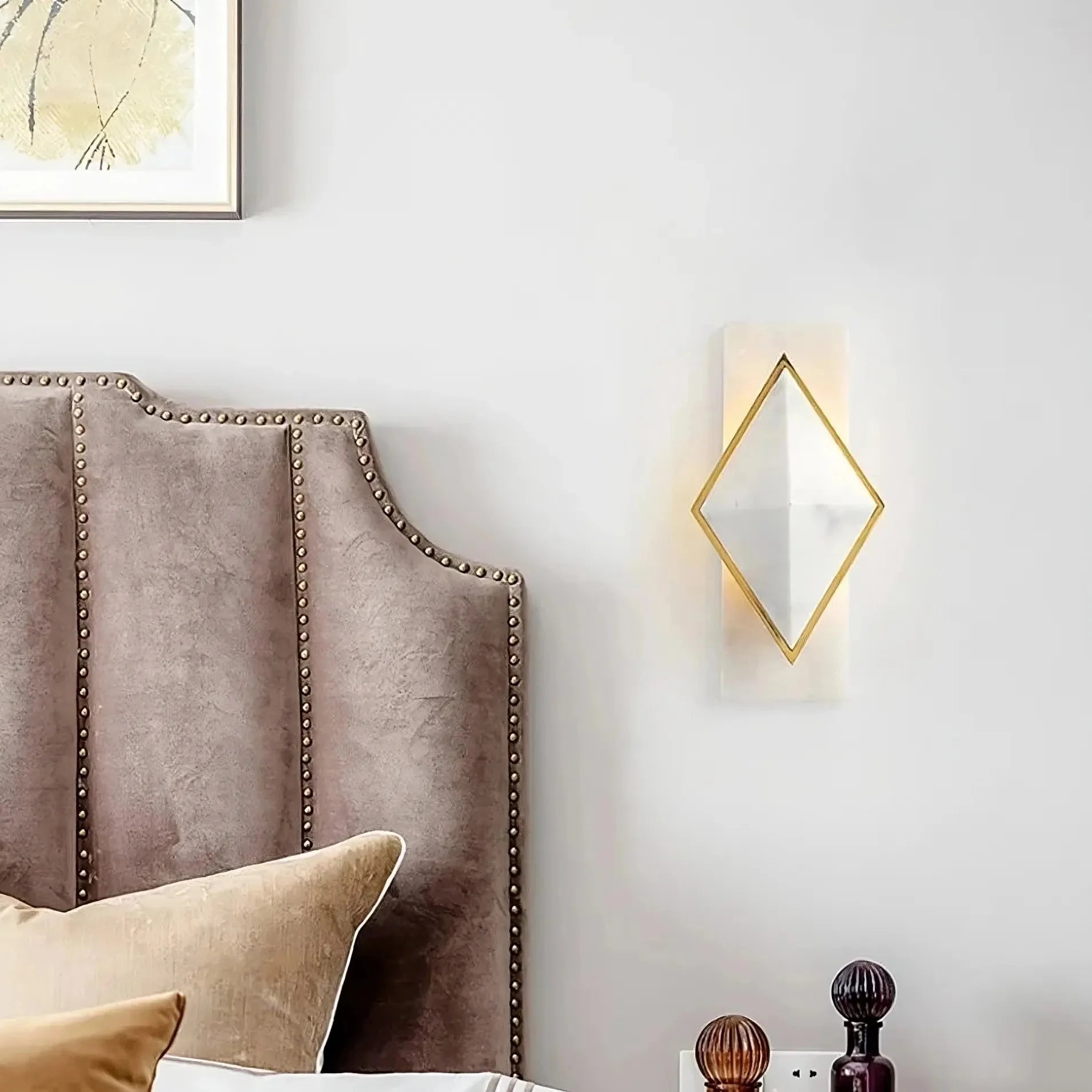 Geometric Alabaster Wall Sconce – Marble & Brass for Hallway Bedroom