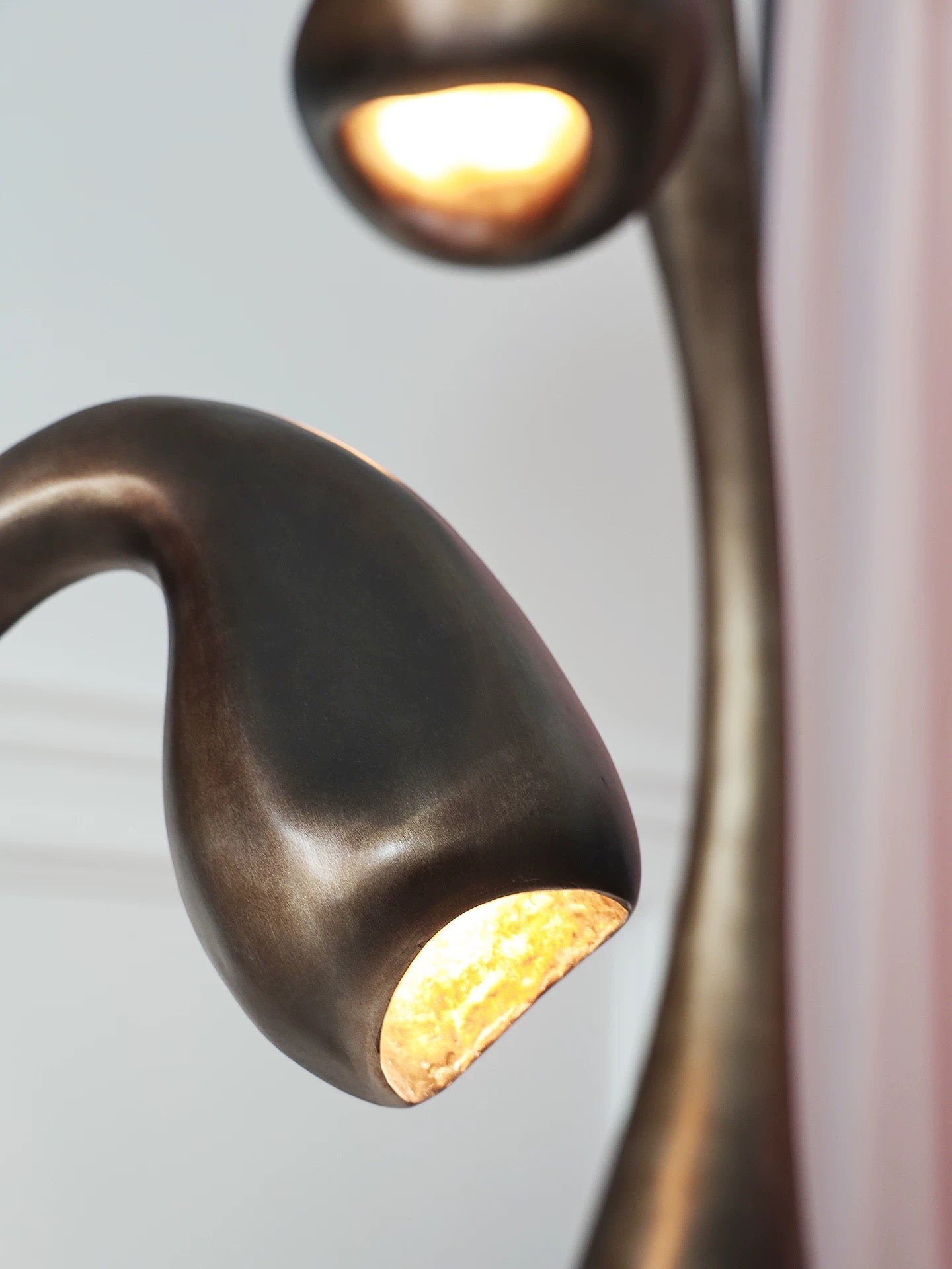 Organic Arch Floor Lamp | 168cm Sculptural Biomorphic Design | Dark Bronze Finish Resin | Avant-garde Reading Light