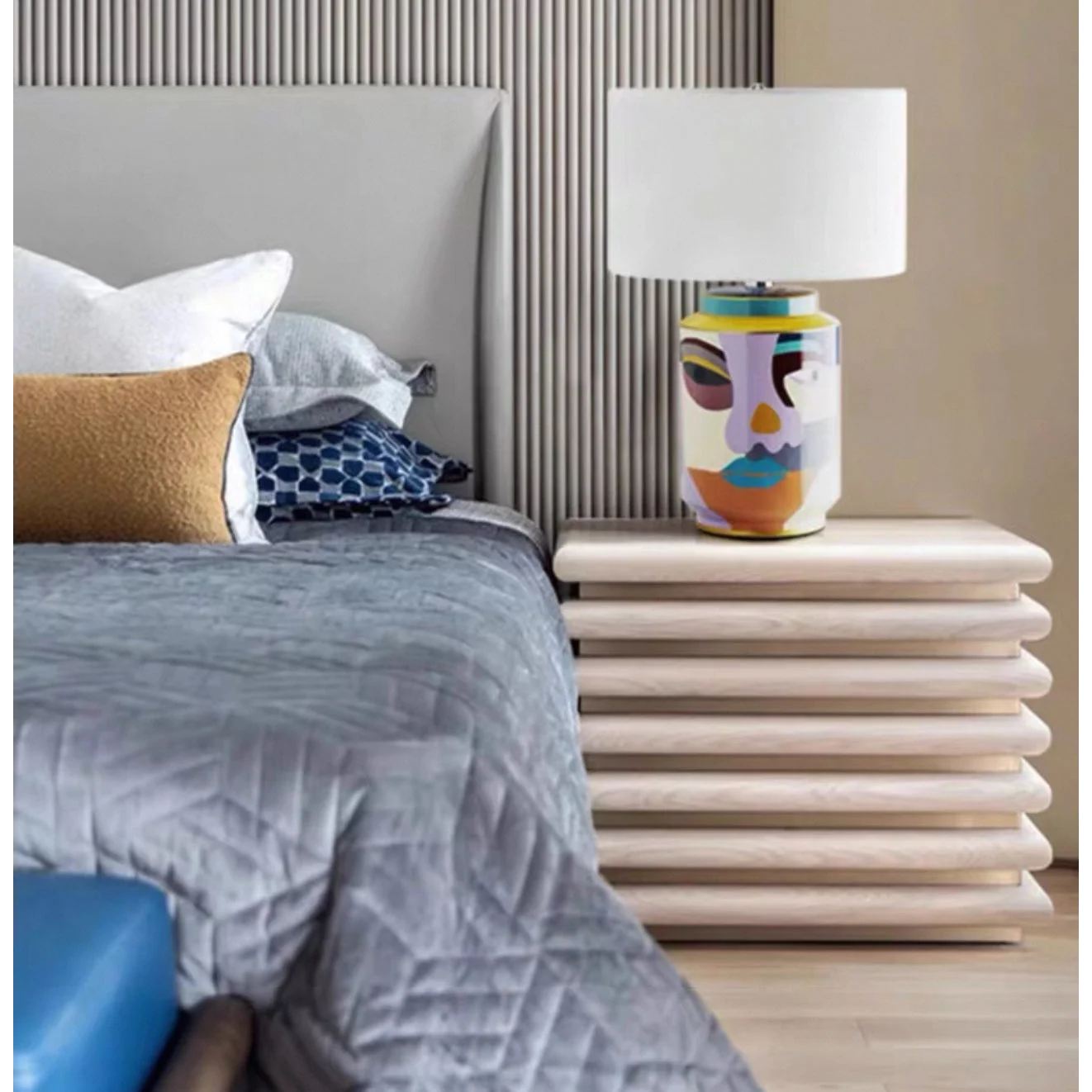 Abstract Art Table Lamp – Hand Painted Ceramic Base Bold Accent Lighting for Living Rooms & Bedrooms