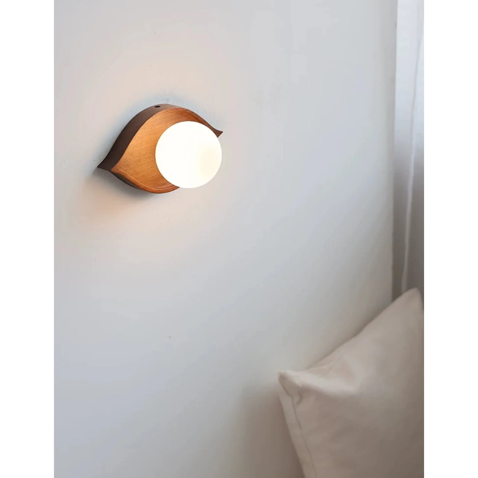 Japandi Walnut Wood Wall Lamp | Eye Shaped | Warm Led Lighting