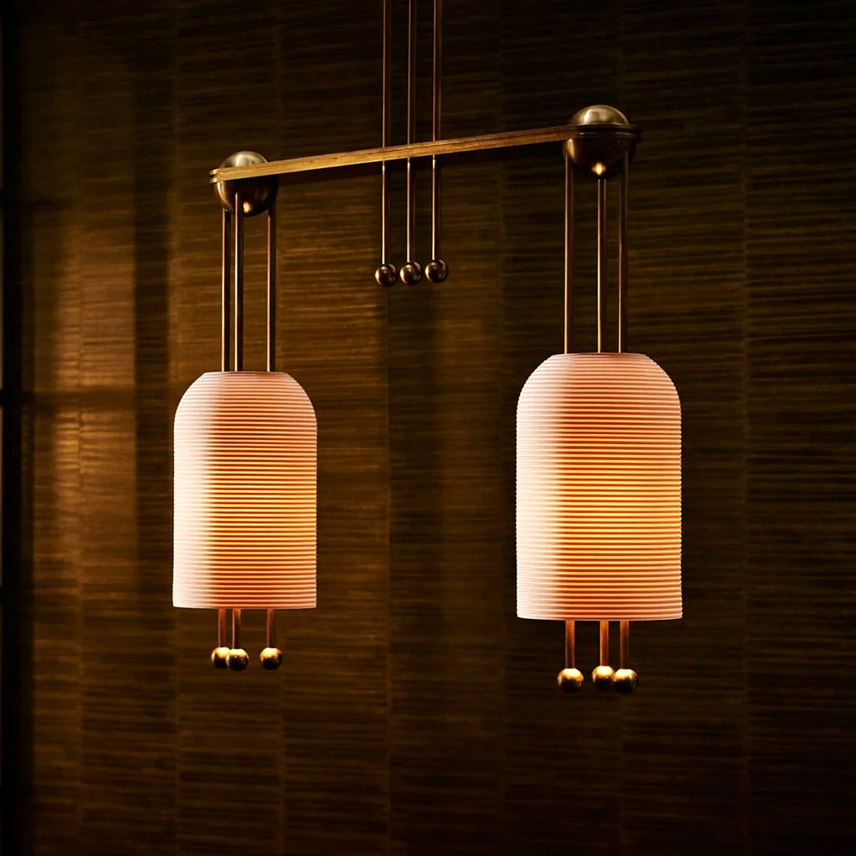 MOSAZNÁ SOCHAŘSKÁ STOJACÍ LAMPA | CLAPPARA931
