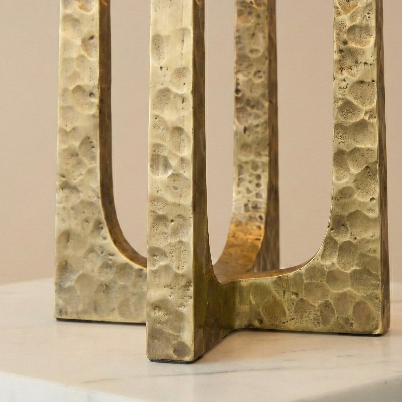 SCULPTURAL HAMMERED COPPER TABLE LAMP | CLHJRH053