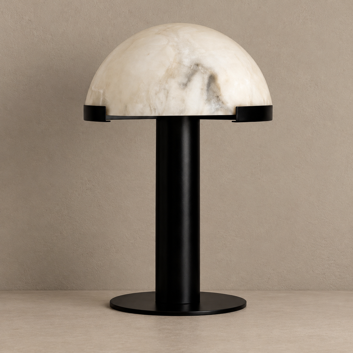 LÁMPARA DE MESA CON CÚPULA DE COBRE Y ALABASTRO