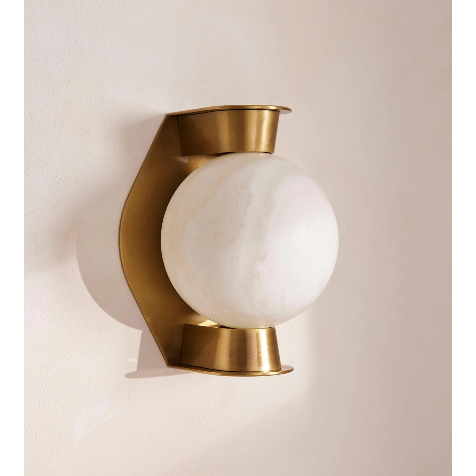 Alabaster Globe Wall Sconce – Sculpted Brass & Spanish Marble