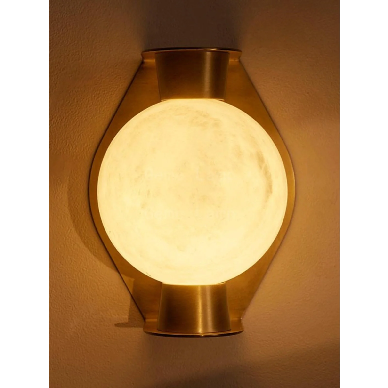 Alabaster Globe Wall Sconce – Sculpted Brass & Spanish Marble
