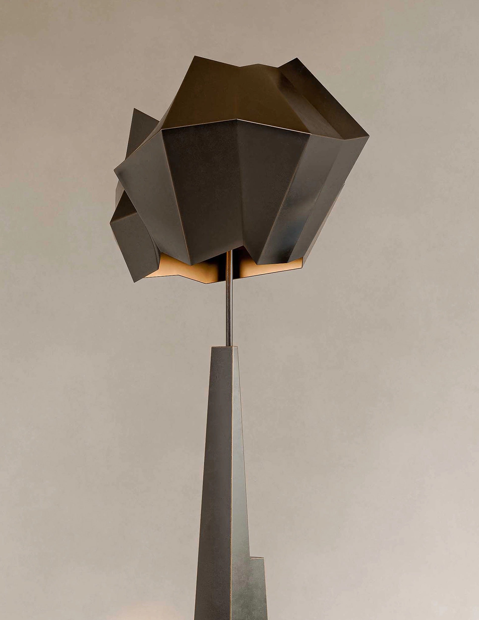 Brutalist Geometric Floor Lamp | Sculptural Polyhedron Design | 150cm Architectural Alloy | Matte Black & Antique Brass