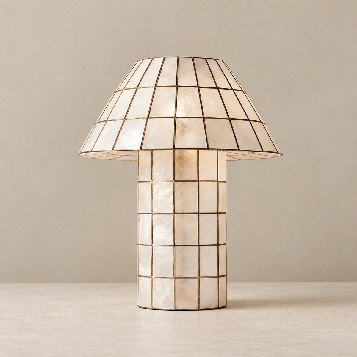 Seashell Grid Table Lamp